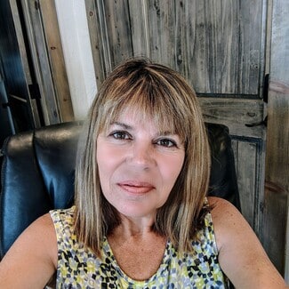 Shelly Jouett