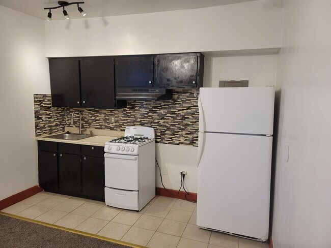 1622 Bainbridge St unit 3F, Philadelphia, PA 19146 - photo 3