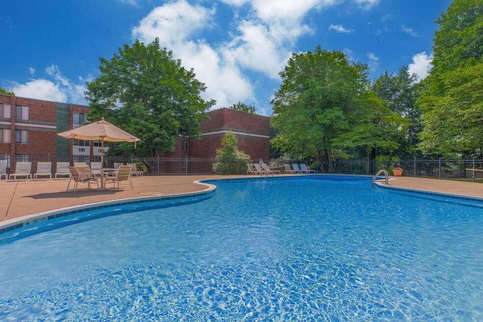 Sagamore Hills, Middletown, CT 06457 - photo 1