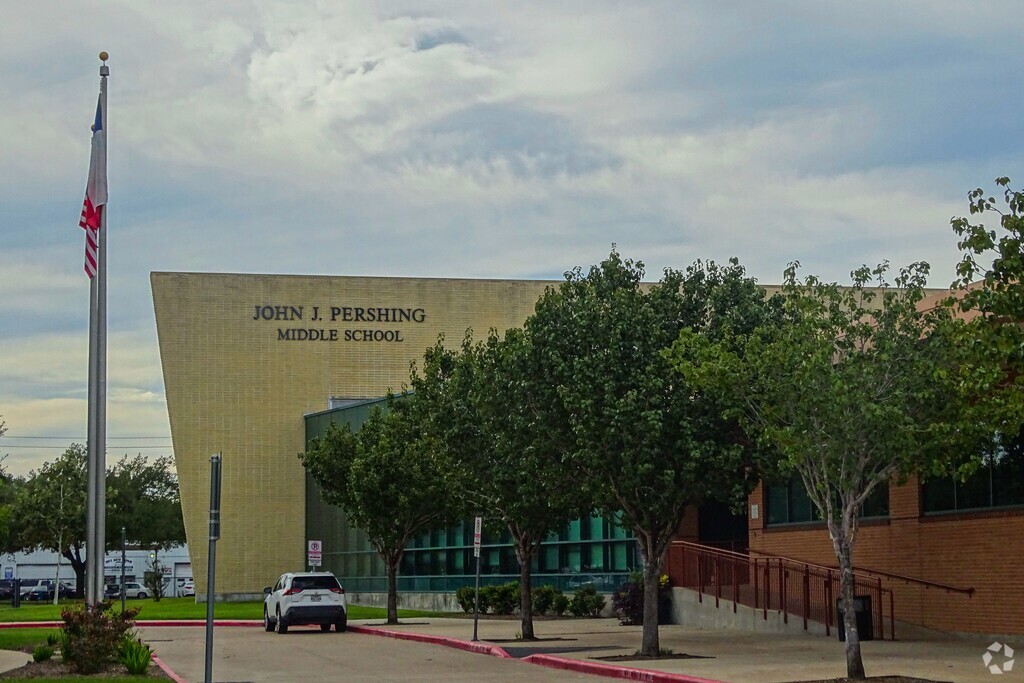 Pershing Middle School, Houston TX Rankings & Reviews