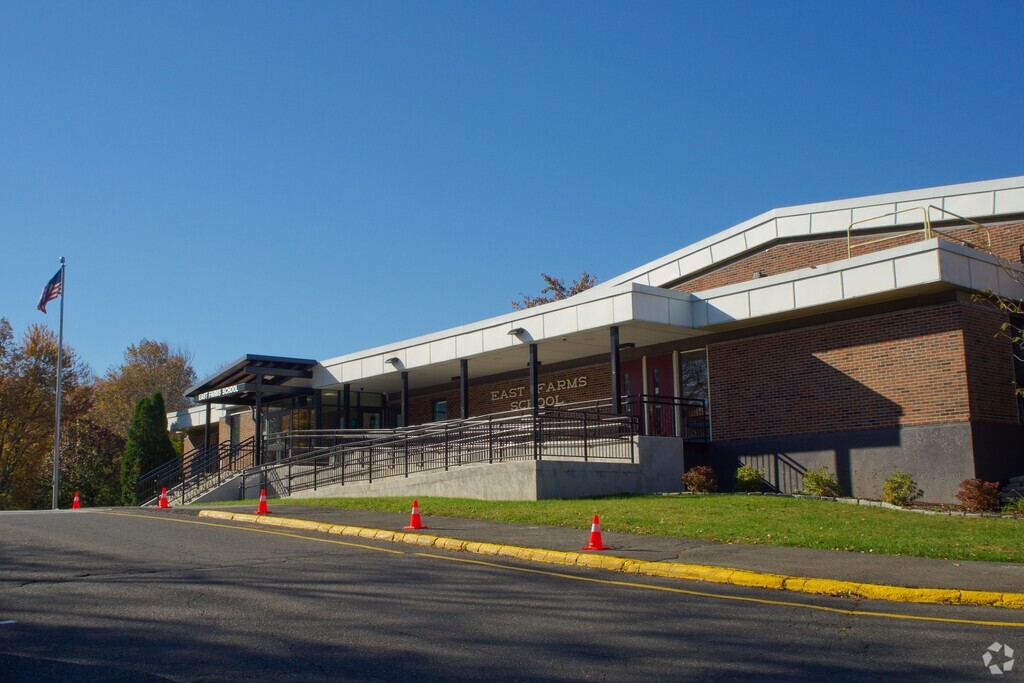 East Farms School, Farmington CT Rankings & Reviews - Homes.com