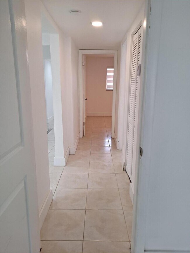 6530 Lake Patricia Dr Unit 15, Miami Lakes, FL 33014