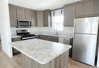 17042 Coventry Ln, Holly, MI 48442