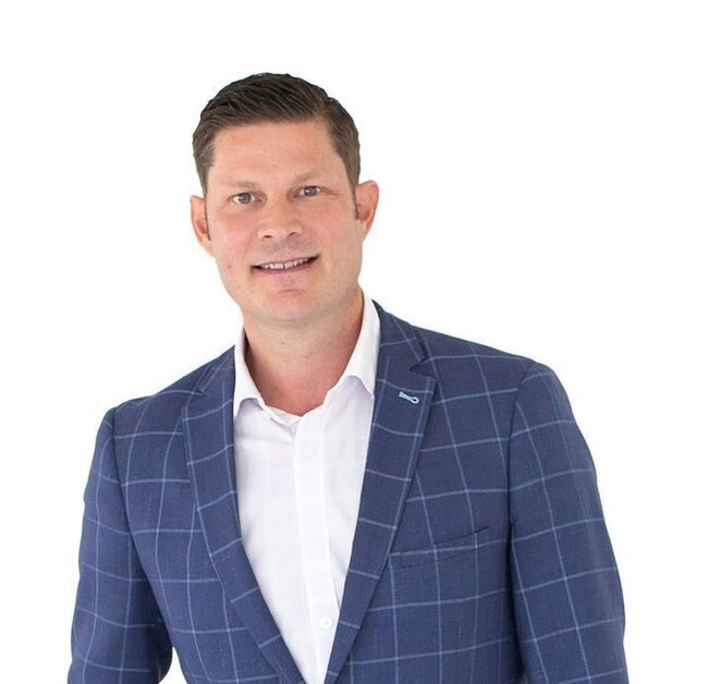 Agent Photo