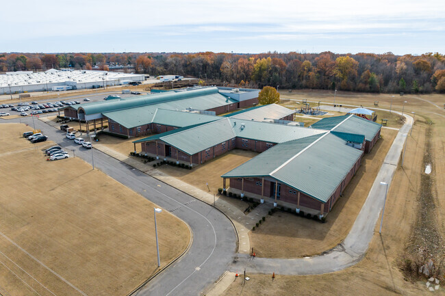 Holmes Road Elementary in Memphis maintains a student-teacher ratio of 17:1.