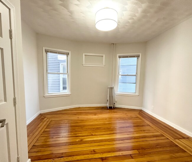 157 E Cottage St unit 3, Dorchester, MA 02125 - photo 3