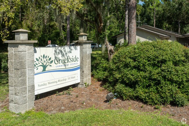 There are many places to worship in the Springtree neighborhood.