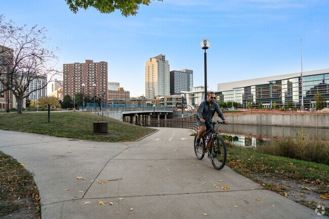Bike-friendly paths in Apple Hill connect residents to nearby urban attractions and parks.