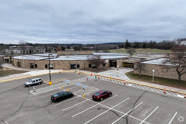 Rahn Elementary School has a student-teacher ratio of 12 to 1.