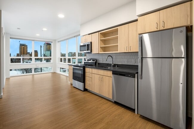 Deluxe 1BR