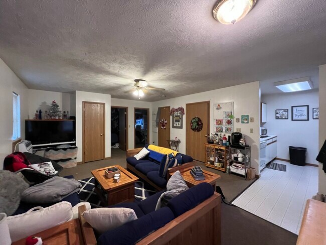 619 Grant Ave unit 2, Morgantown, WV 26505 - photo 3