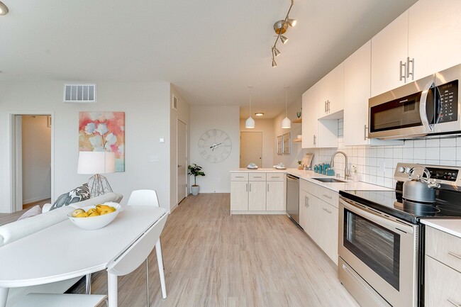 29 Bryant Apartments, Minneapolis, MN 55408 - photo 3