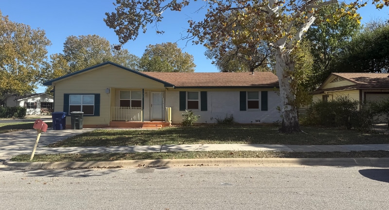 708 West Ave, Coppers Cove, TX 76522 - photo 1