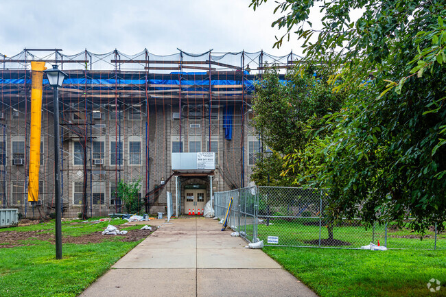 Roosevelt Intermediate School serves students in Westfield, NJ and surrounding ares.