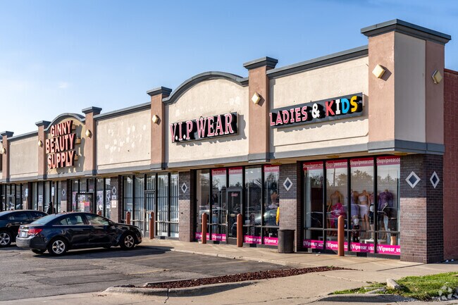 Find all your home furnishings at the dozens of shops located along Gratiot Avenue in Franklin.