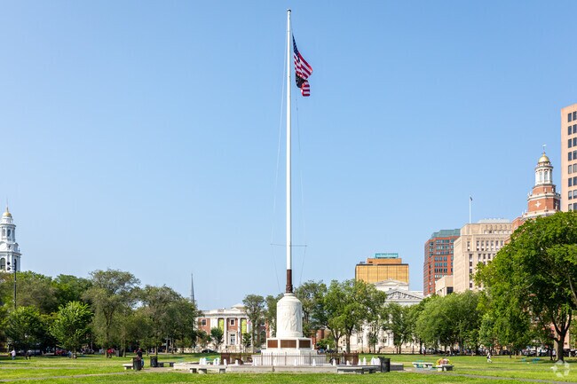 Pocket parks and the New Haven Green add open space to downtown.