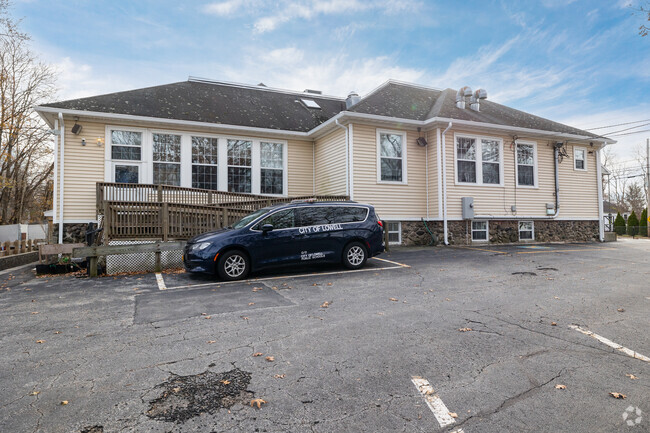 The Dr. Janice Adie Day School located in Chelmsford is a small  school serving K-12.