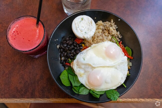 Blue Sky Cafe in Ashwood serves breakfast and lunch, they are known for their juices.