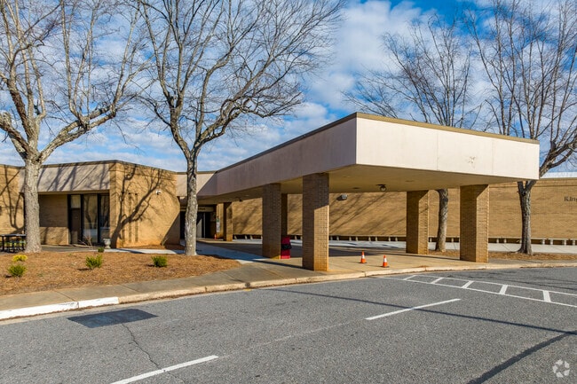 Main entrance of Kings Mountain Middle School.