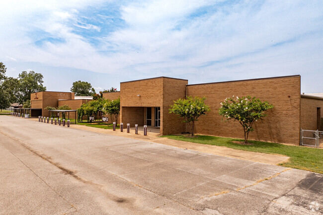 Riverside West Elementary