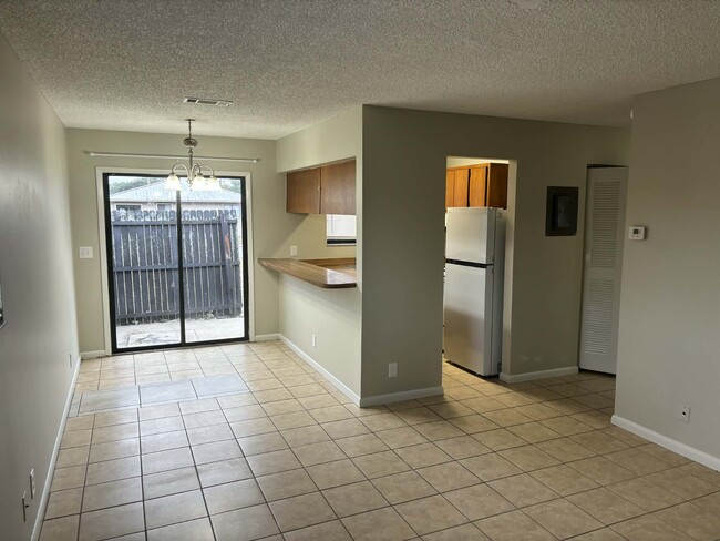3839 NW Huntsboro St unit 101, Lake City, FL 32055 - photo 2