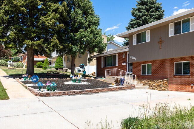 Split level homes can be found throughout Palmer Park.