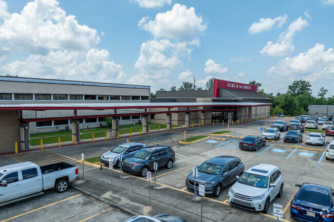 Maplewood Elementary shares a building with Maplewood Middle School.