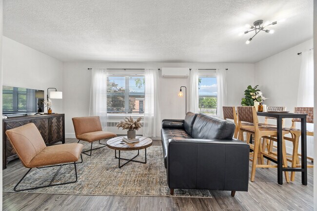 The Riv on the Greenway!, Fort Wayne, IN 46805 - photo 3