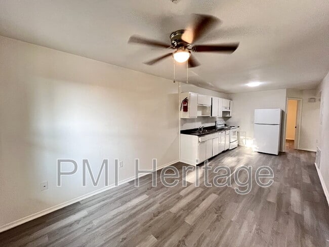 606 Virginia St unit 201, Springdale, AR 72764 - photo 2