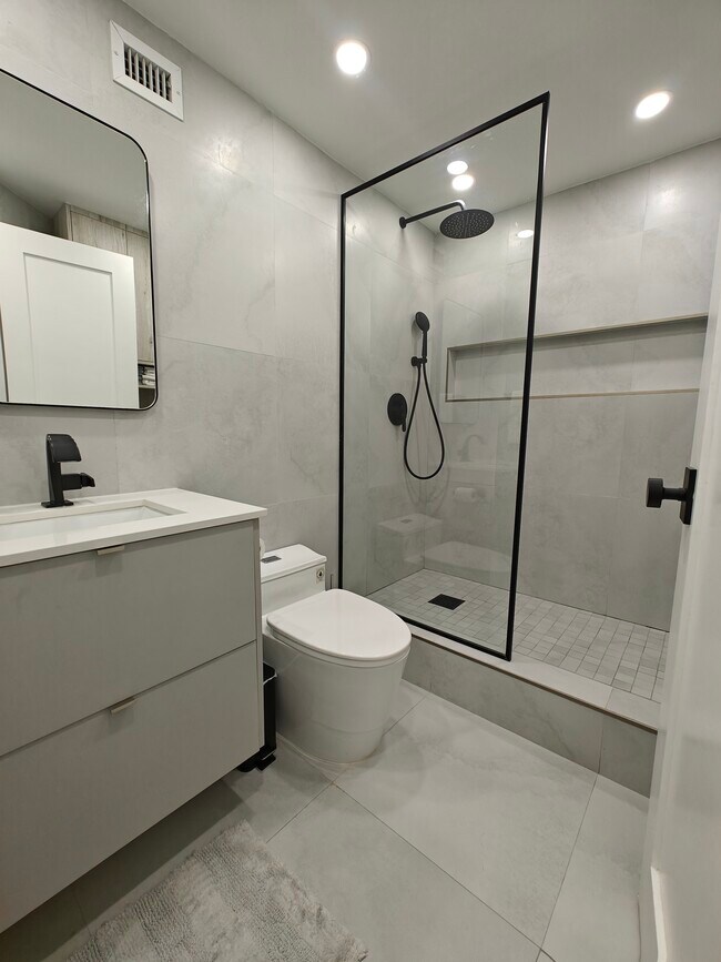 Four Ambassadors Condominiums unit 542, Miami, FL 33131 - photo 5