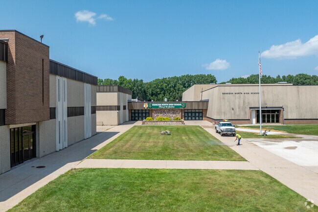Oshkosh North High School in Menominee South earns a B on their Overall Niche Grade.