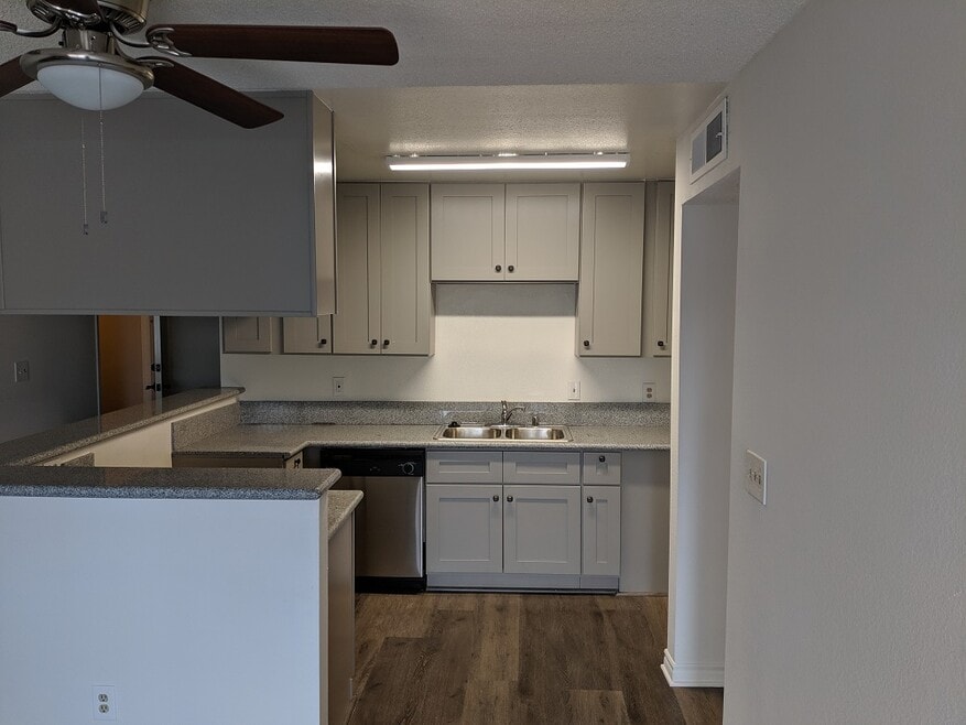 1809 Berendo N St unit 309, Los Angeles, CA 90027 - photo 1