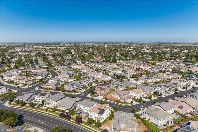 The City of Brentwood neighborhood offers beautiful scenery.