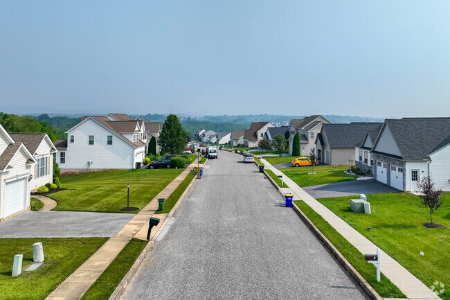 Wide sidewalks and quiet streets are very common in Weigelstown.