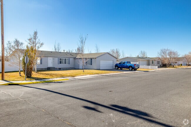 Private driveways and large yards offer Lyman residents with room for outdoor activities.