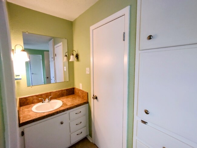 1204 Bundrant Dr unit 1206 Apt 7, Killeen, TX 76543 - photo 4