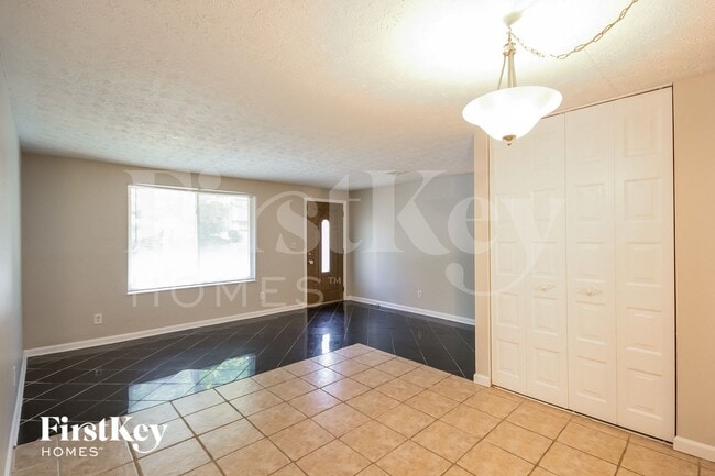 5225 Martins Crossing Rd, Stone Mountain, GA 30088 - photo 4