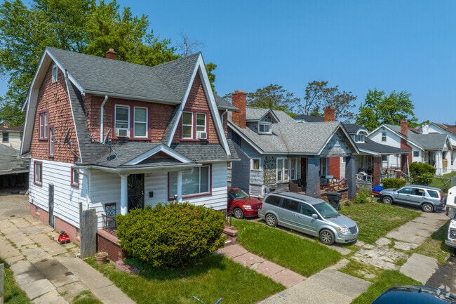 Dutch Colonial style homes are popular in Davison-Schoolcraft.