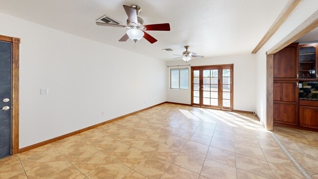 852 S Stuart Place, Tucson, AZ 85710 - photo 3