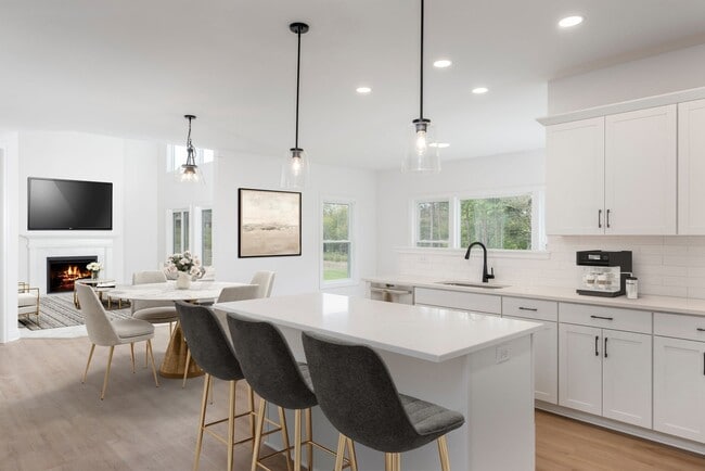 130 Sandywood Cir unit 36598872, Grand Island, NY 14072 - photo 5