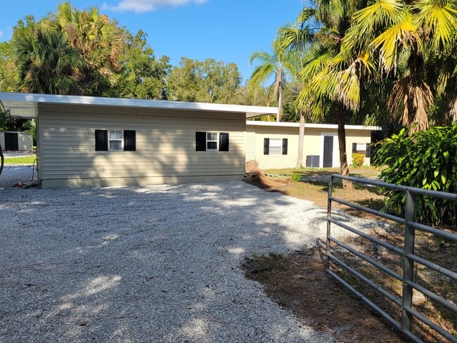 6150 61st St, Vero Beach, FL 32967 - photo 3