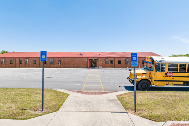 Pine Log Elementary School has a 12 to 1 student-teacher ratio.