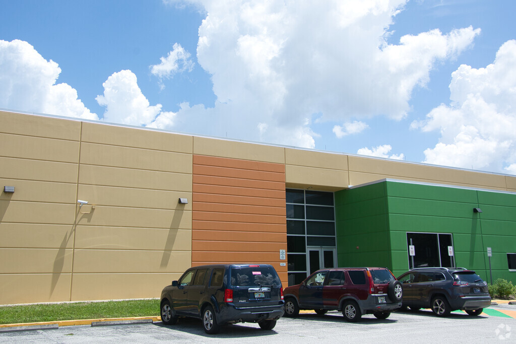 Killarney Elementary School located in the Fairview neighborhood of Florida.