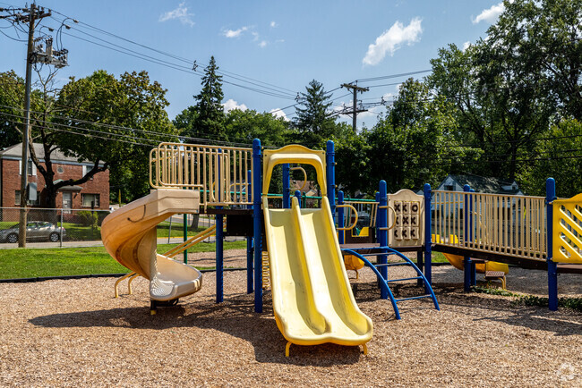 Nellie K. Parker Elementary School has a student-teacher ratio of 12 to 1.