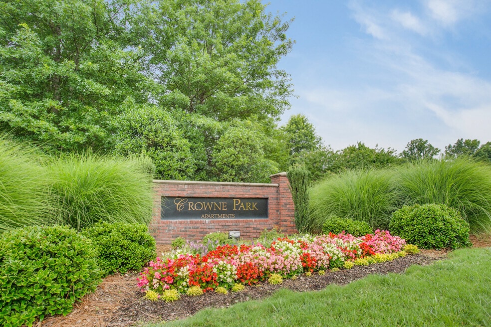 Crowne Park, Winston-Salem, NC 27106 - photo 1