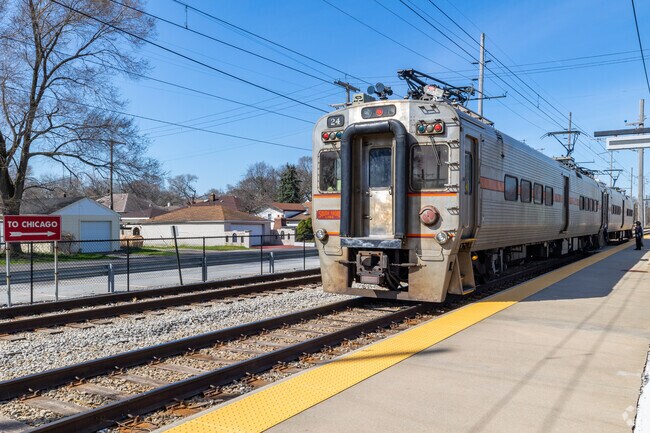 Brunswick residents can take advantage of the Southshore Line which runs through the area.