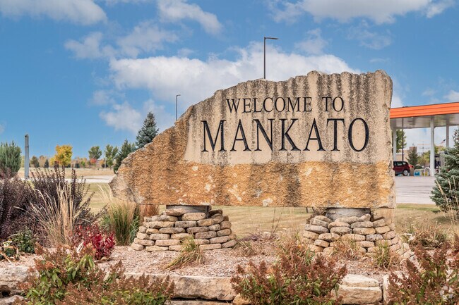 Eastwood Park is known for its beautiful parks, diverse cultural and educational institutions.