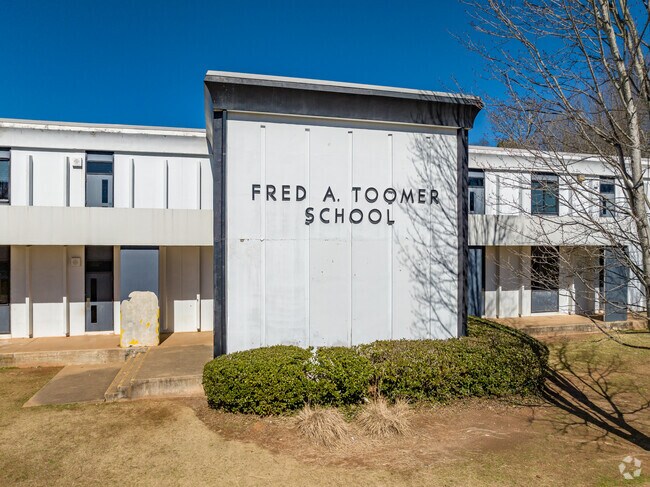 Toomer Elementary School serves students K-5th grade.