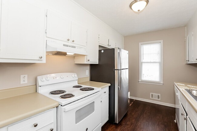 4711 Pebble Ct, Buford, GA 30518 - photo 7