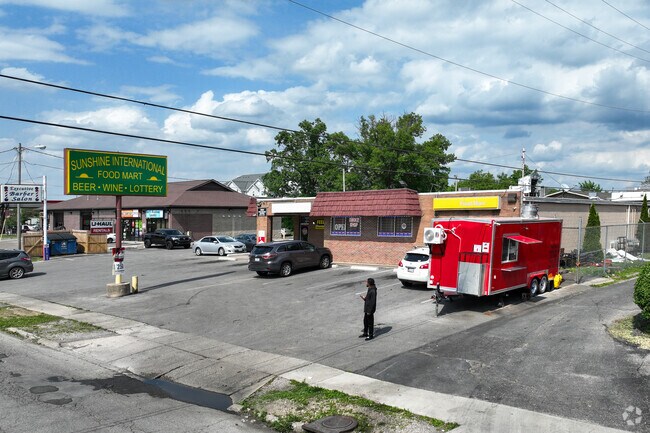 Salem Village has a suburban community feel close to urban Columbus.